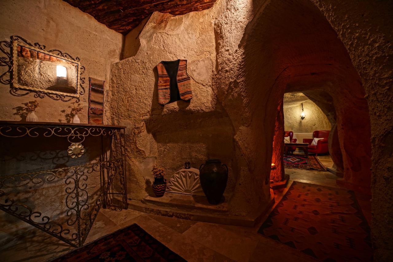 Jerveni Cave Hotel