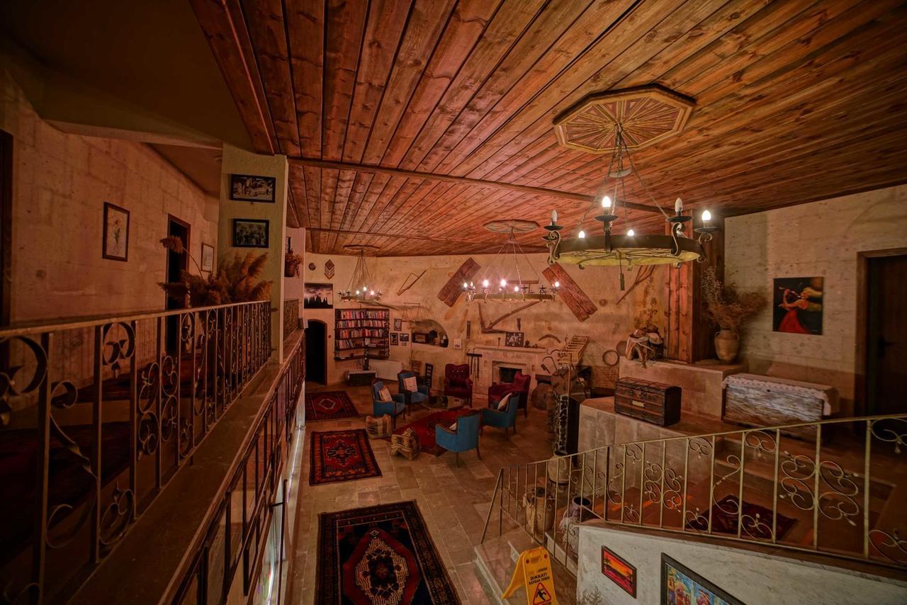 Hotel Jerveni Cave 2*