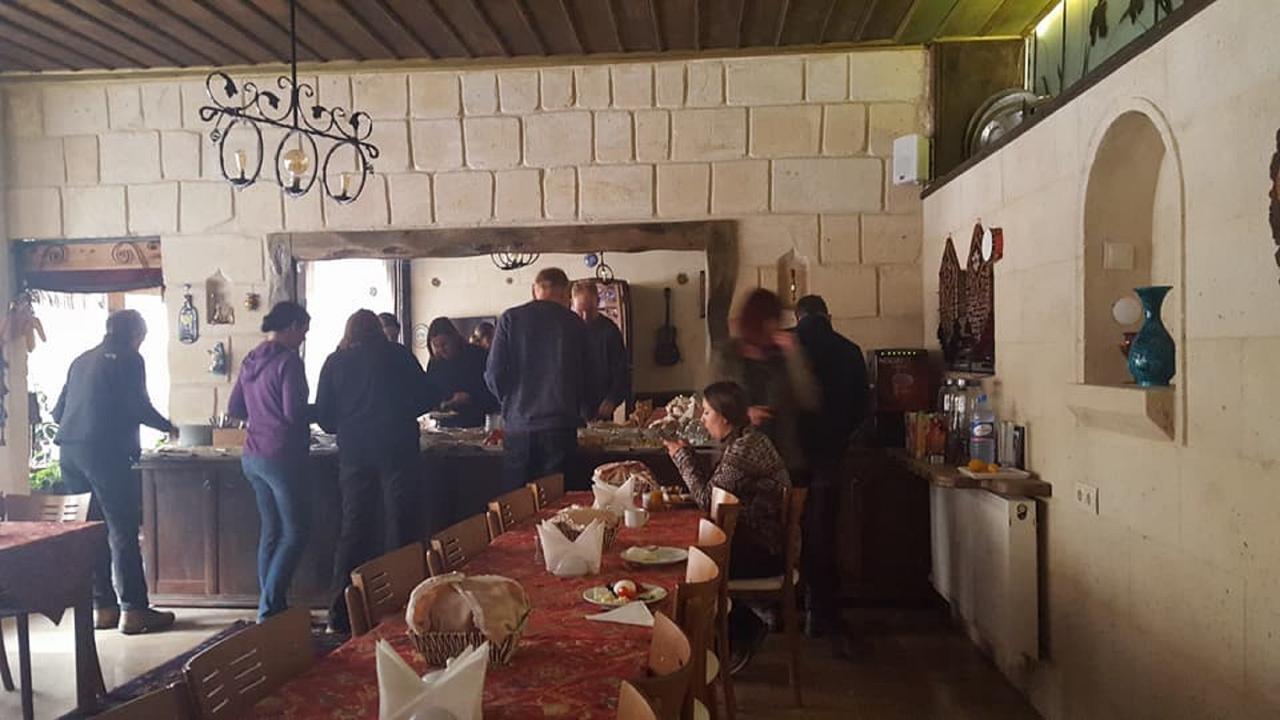 Hotel Jerveni Cave 2*