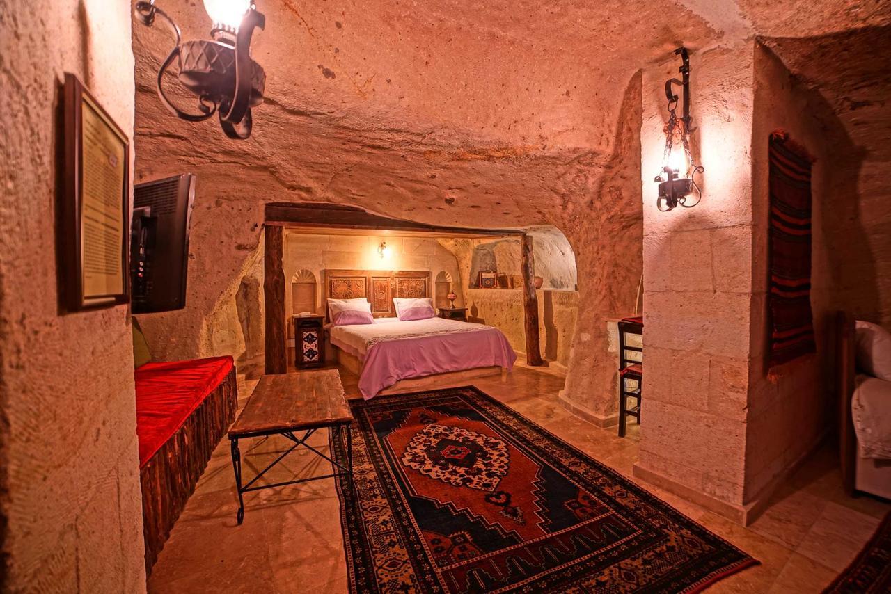 Jerveni Cave