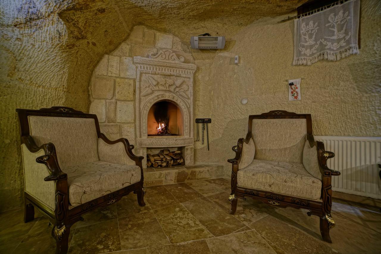 Jerveni Cave 2*