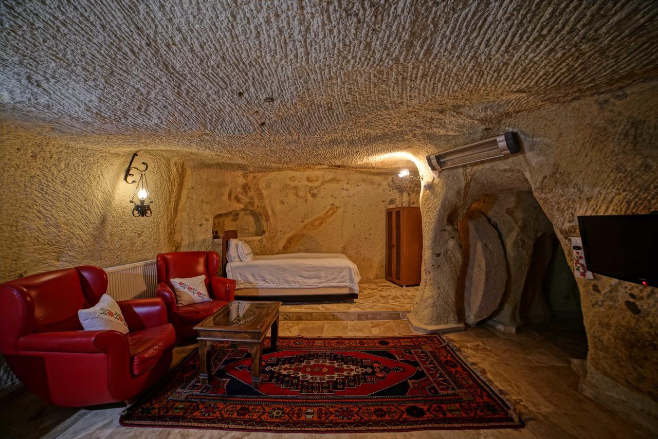Jerveni Cave Hotel 2*