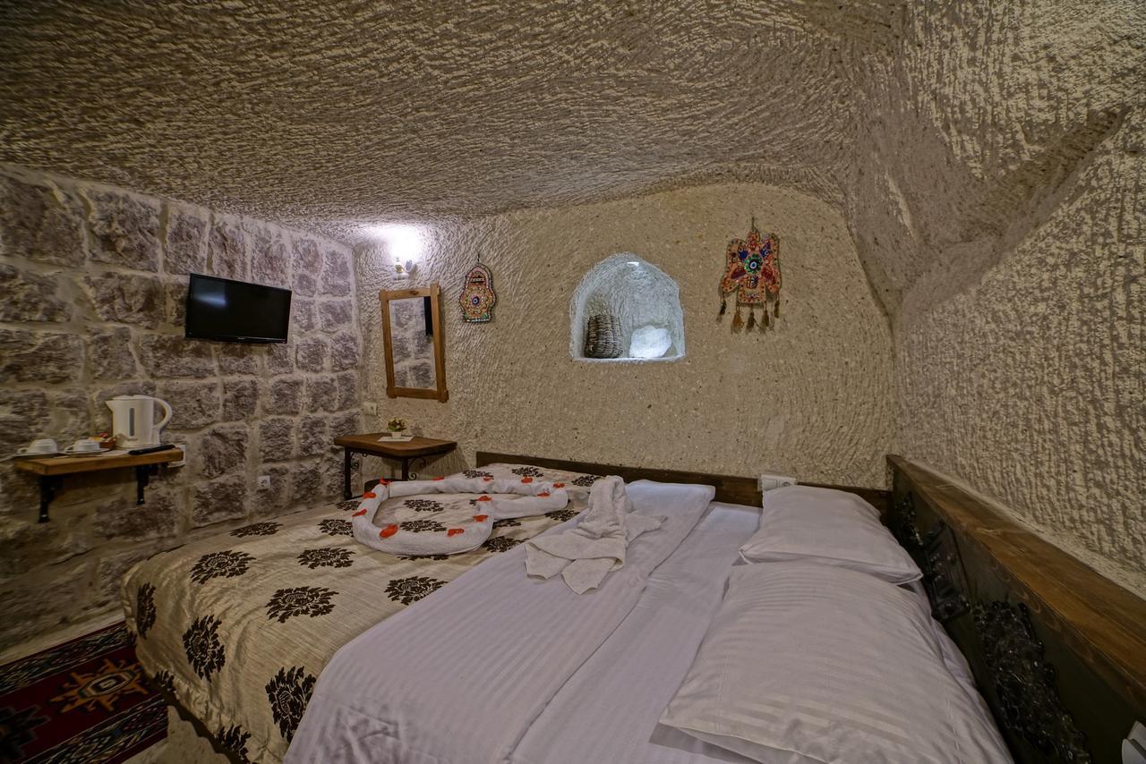 Inn Melek Cave