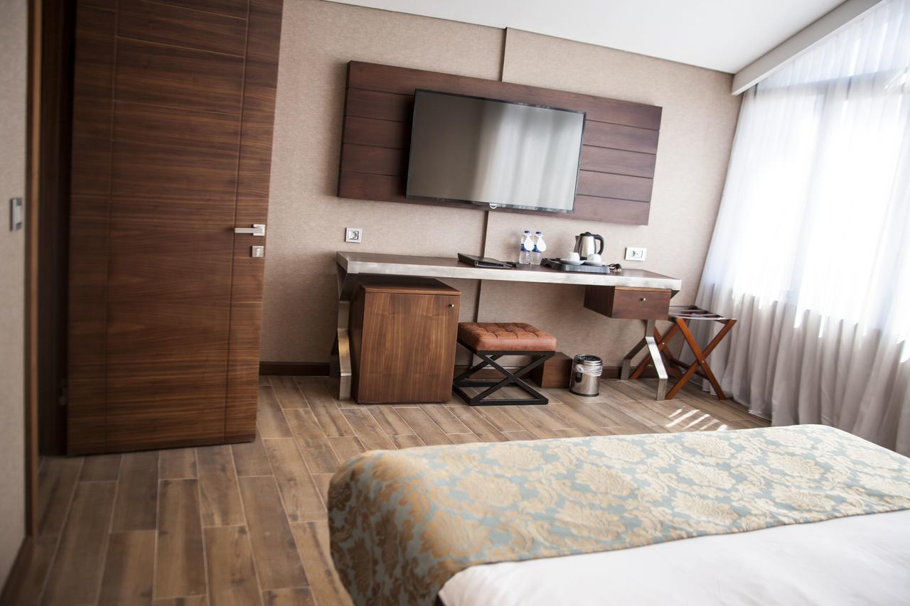 Hotel Old Port 3*