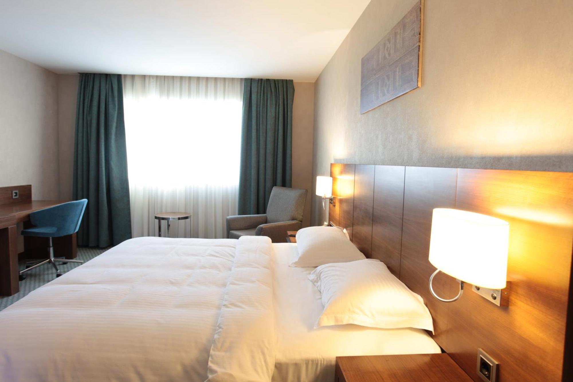 Hotel Nevali & Convention Center 5*
