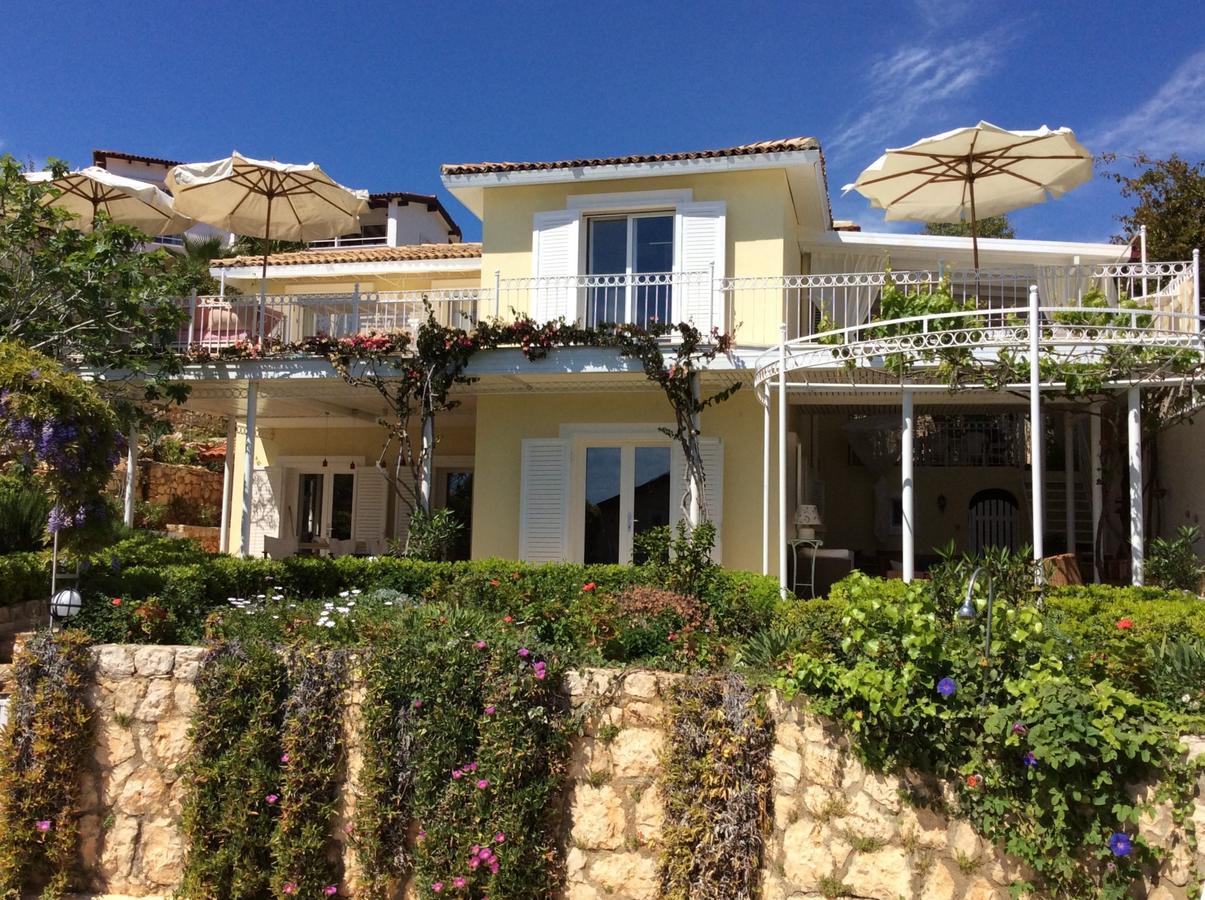 Villa Mimosa *