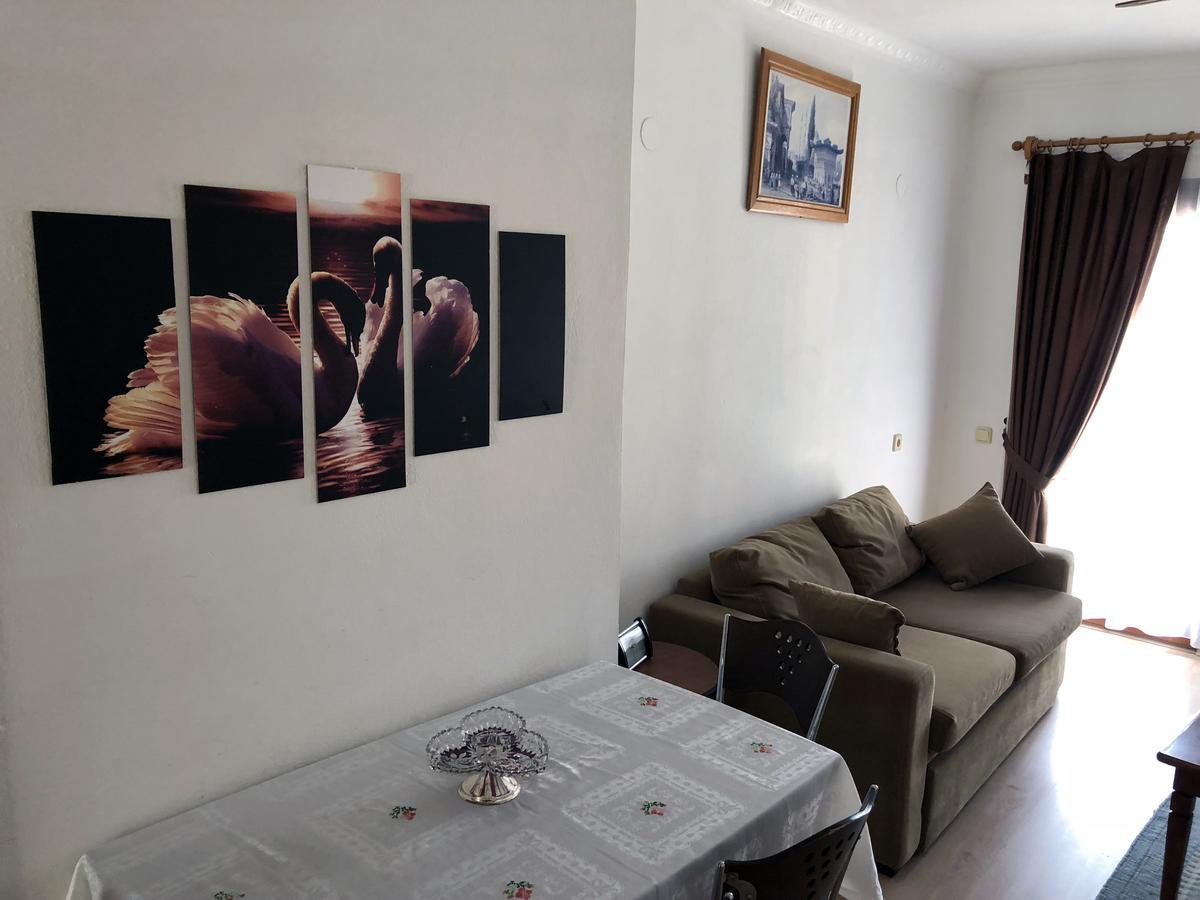 Swan Apartment