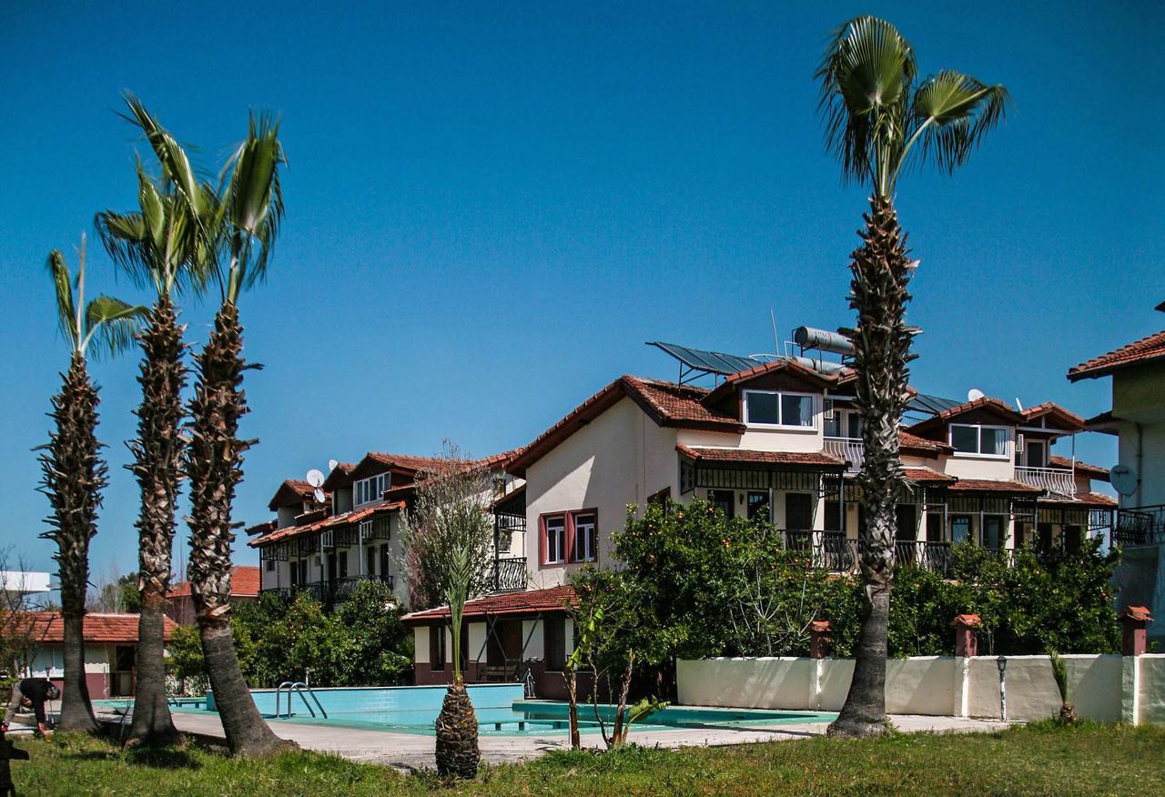 Erasmus Aparthotel *