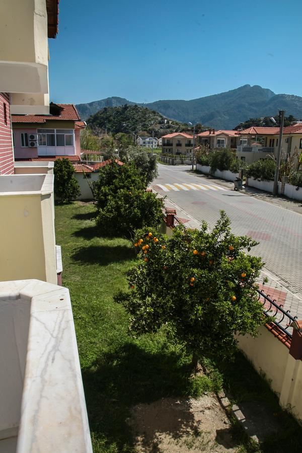 Erasmus Aparthotel *