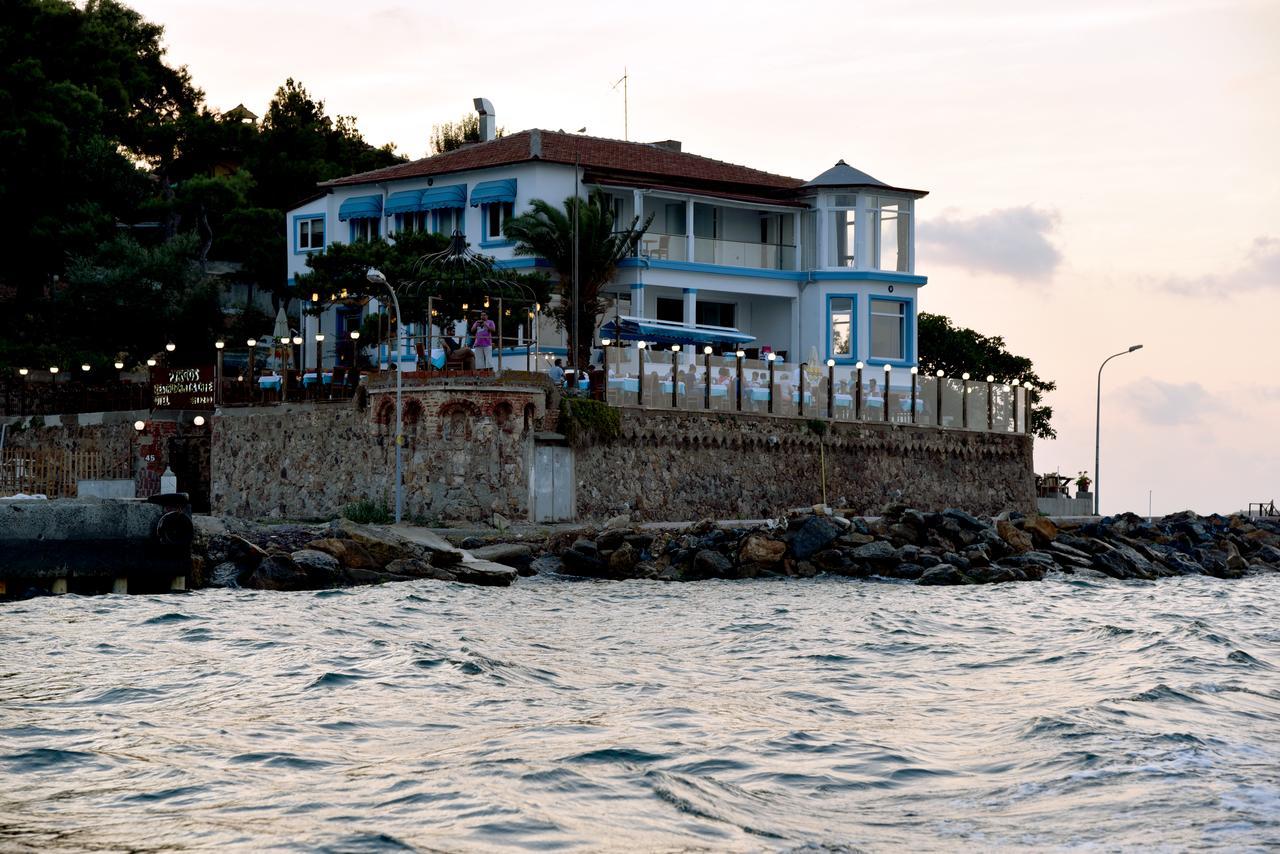Pyrgos Hotel *