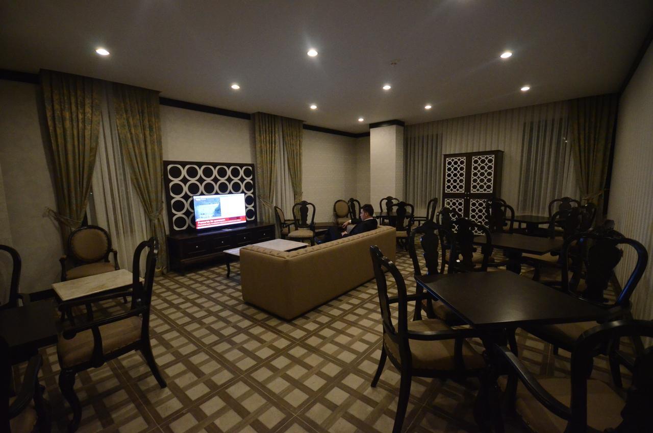 White Park 3*