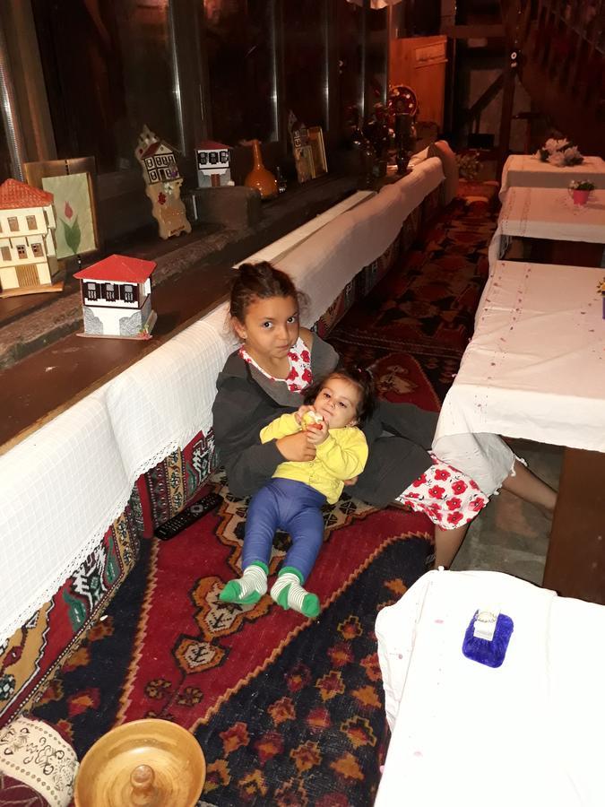 Nermi̇n Hanim Konagi *