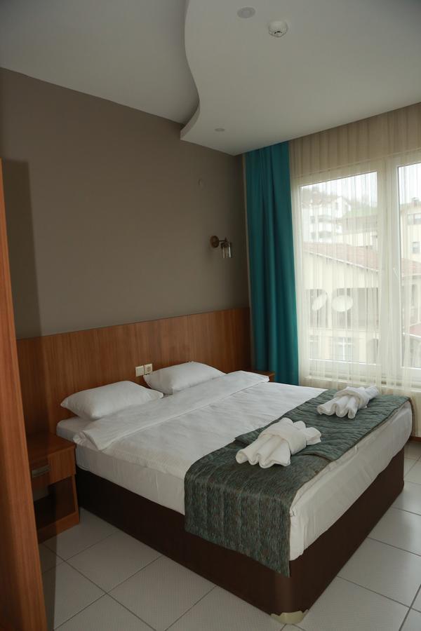 Hotel Safi̇r