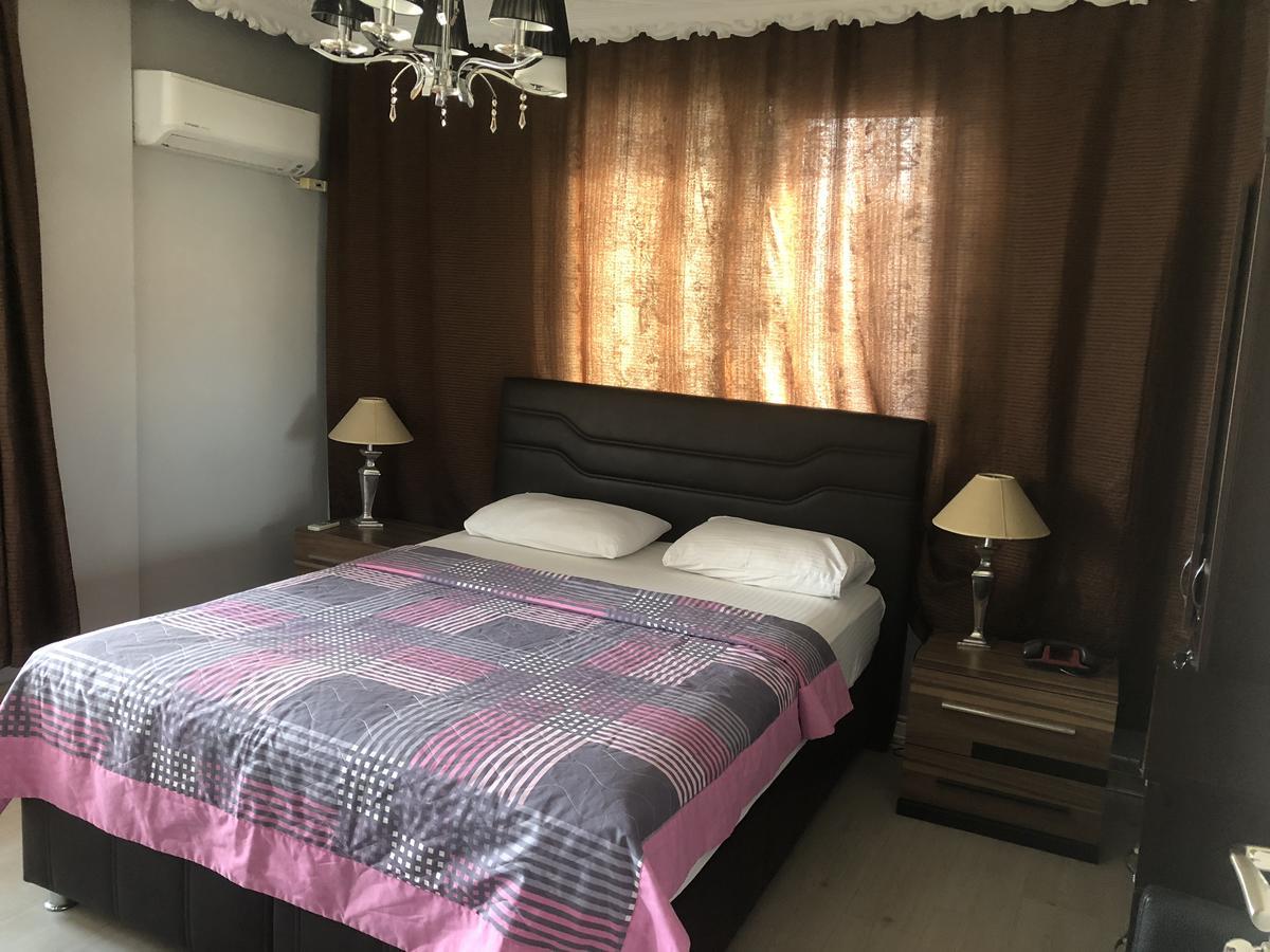 Serapion Hotel *