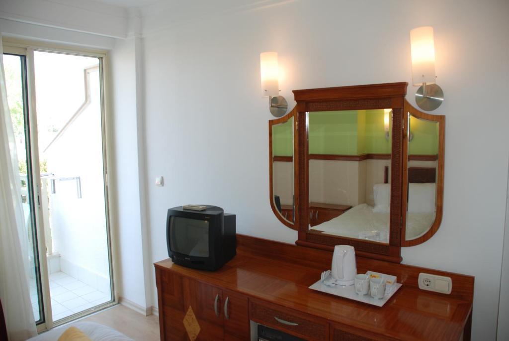 Hotel Adora Side