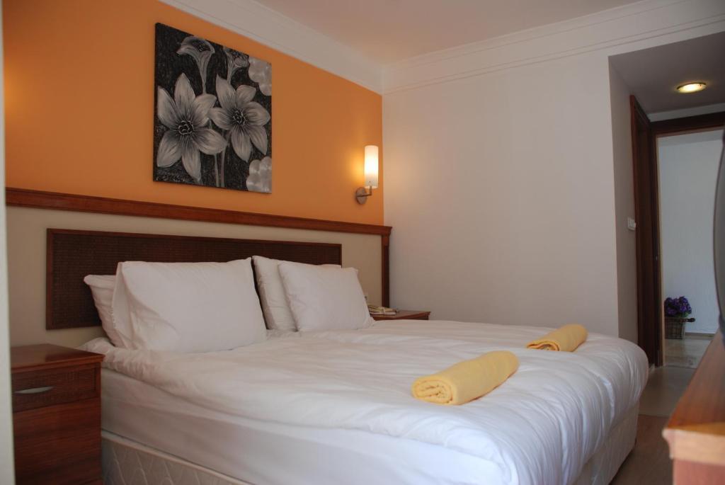 Hotel Adora
