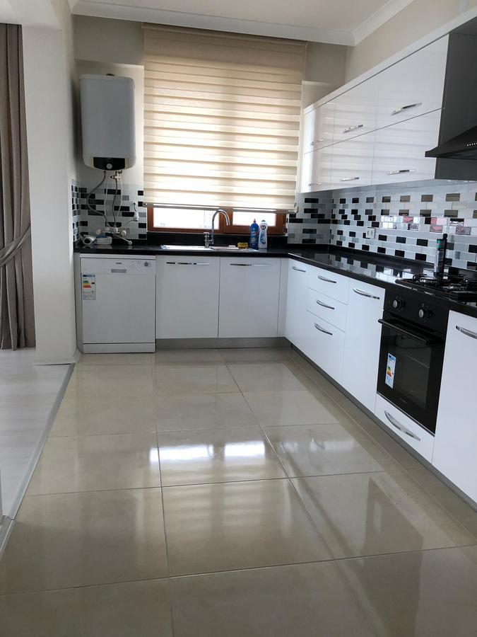 Apartment May Yapi