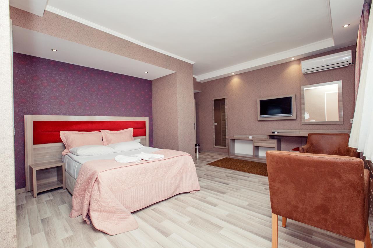 Mora Hotel 3*