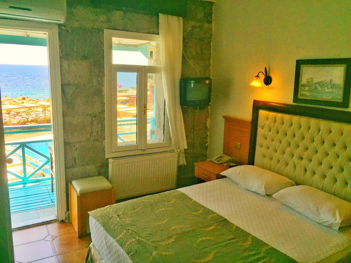 Aristo Hostel *