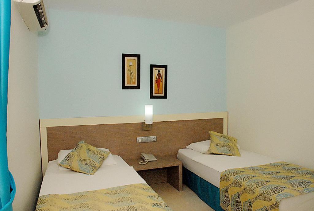 Costa Queen Suites 3*