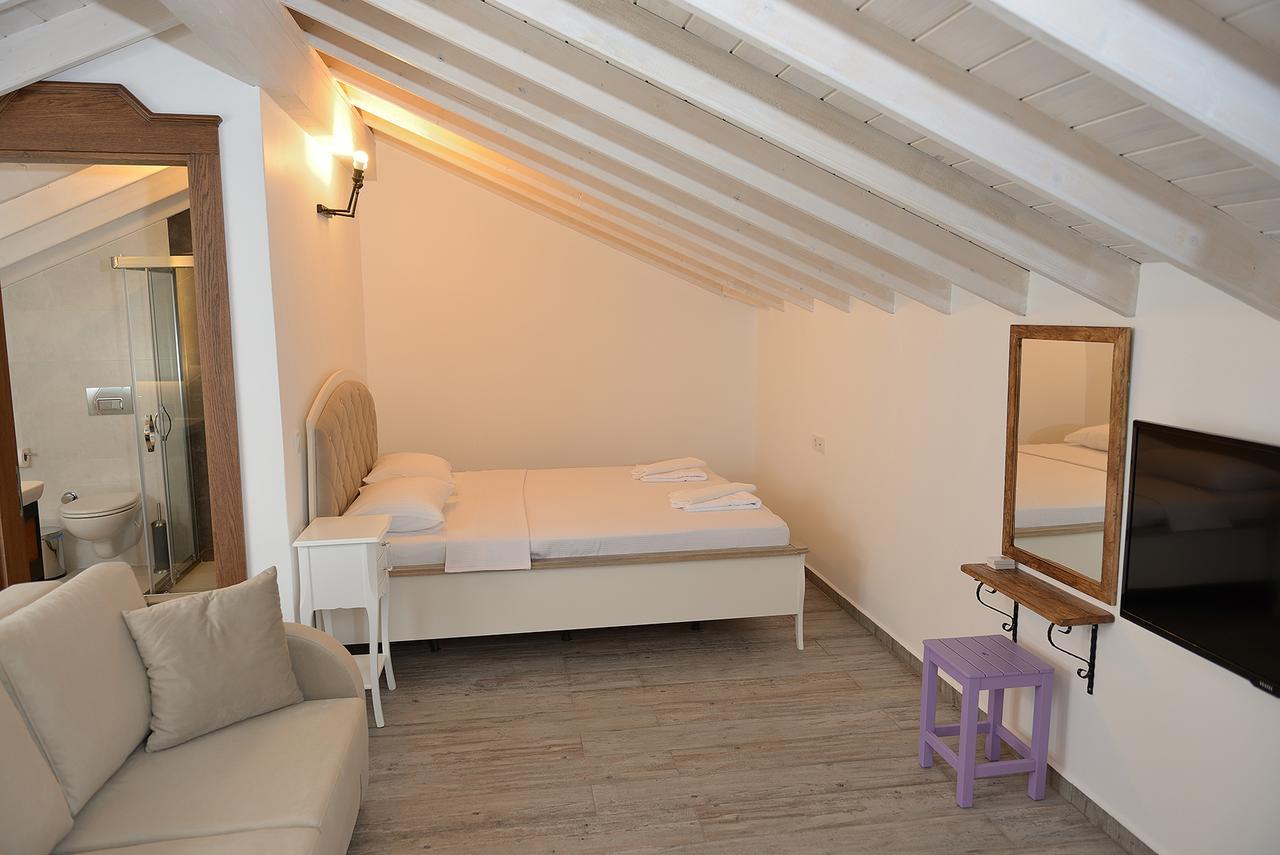 Brothers Boutique Hotel 3*