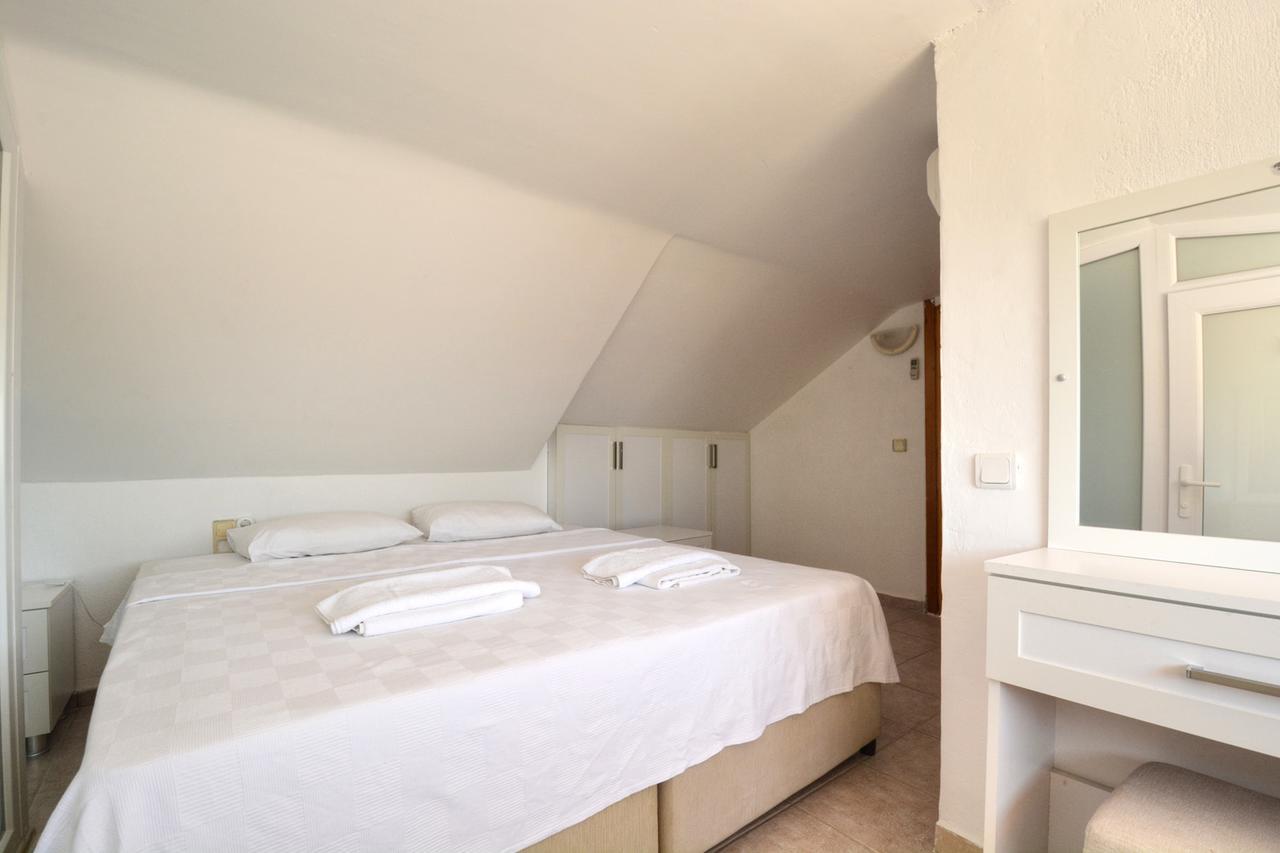 Villa Olive-7 *