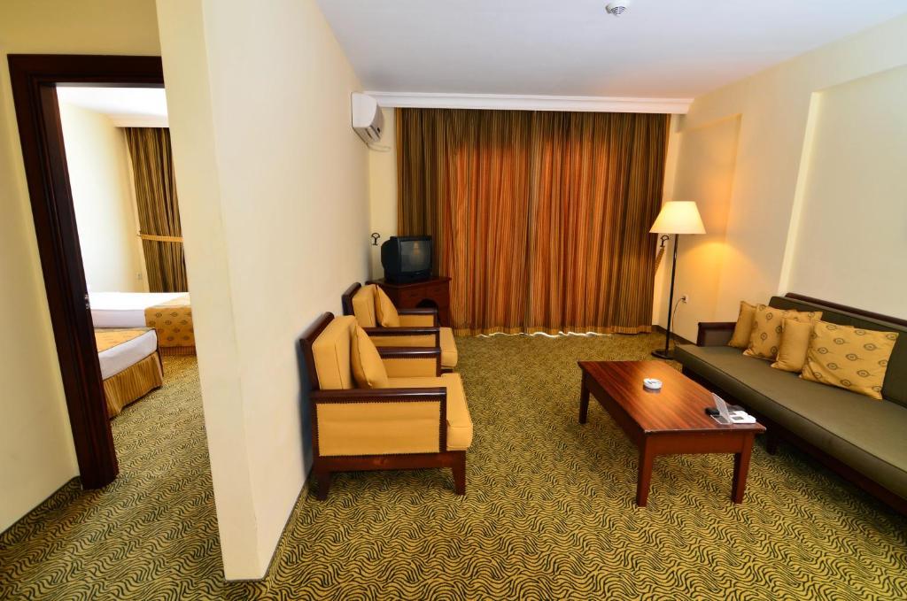 Royal Garden Hotel