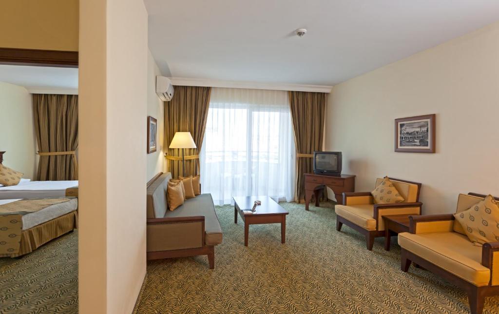 Hotel Royal Garden 5*