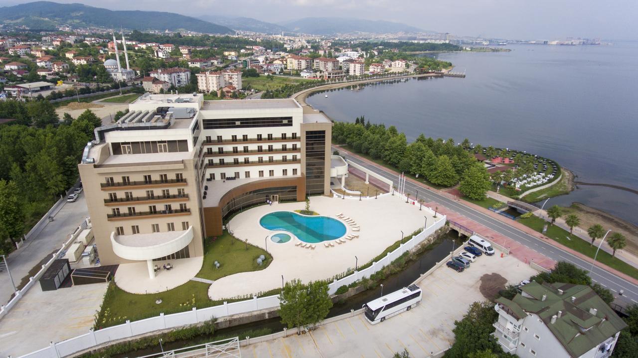 Hotel Tryp By Wyndham Izmit 5*