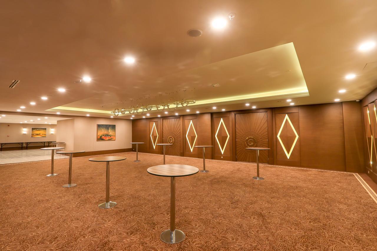 Tryp By Wyndham Izmit 5*