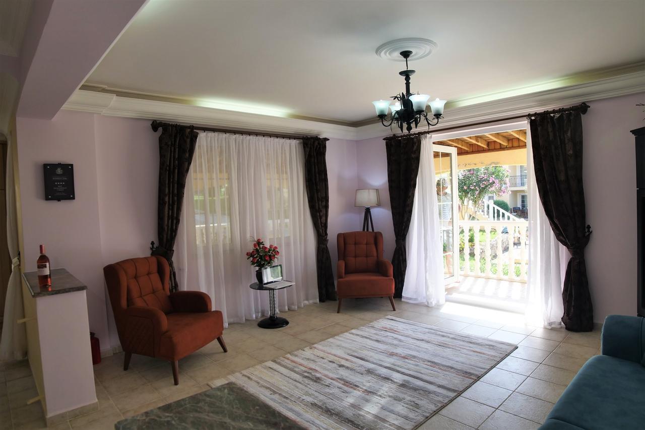 Nicholas Gate F 1 Hotel Oludeniz