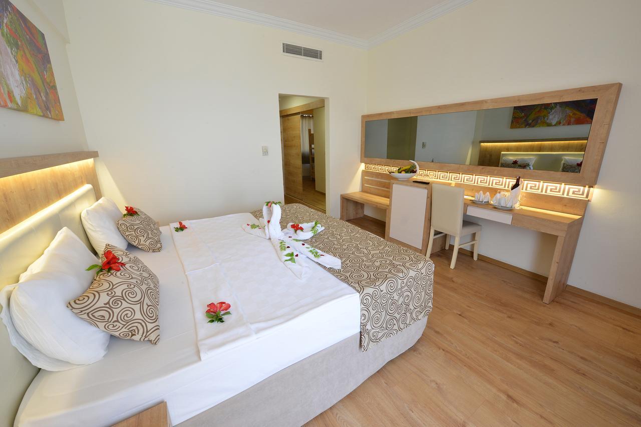 Hotel Cesars Side