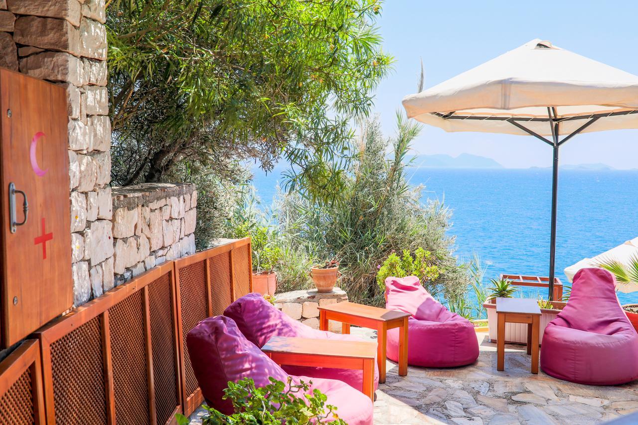 Hadrian Hotel 2*