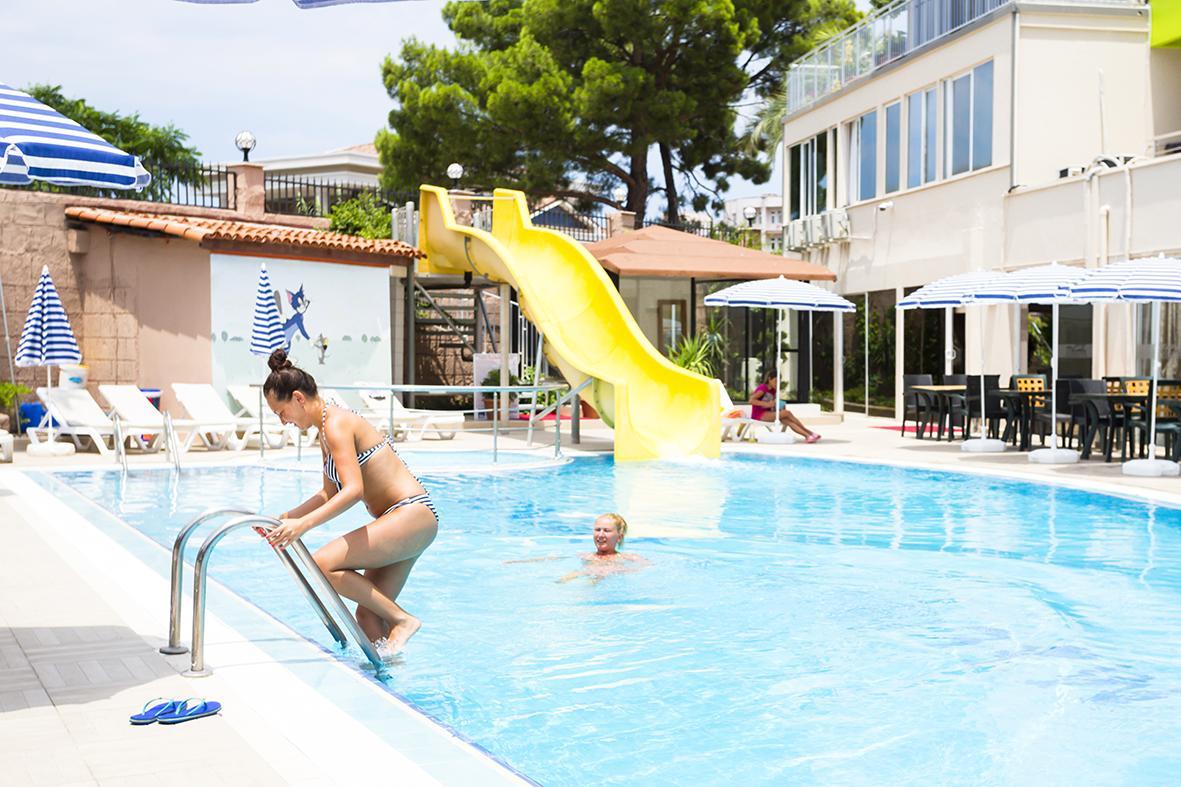 Rich Melissa Resort