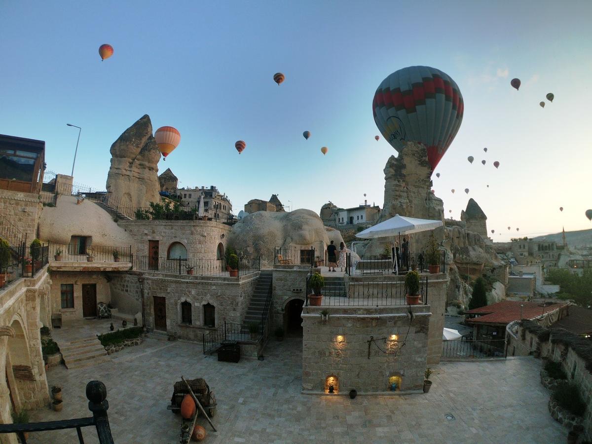 Grand Cave Hotel