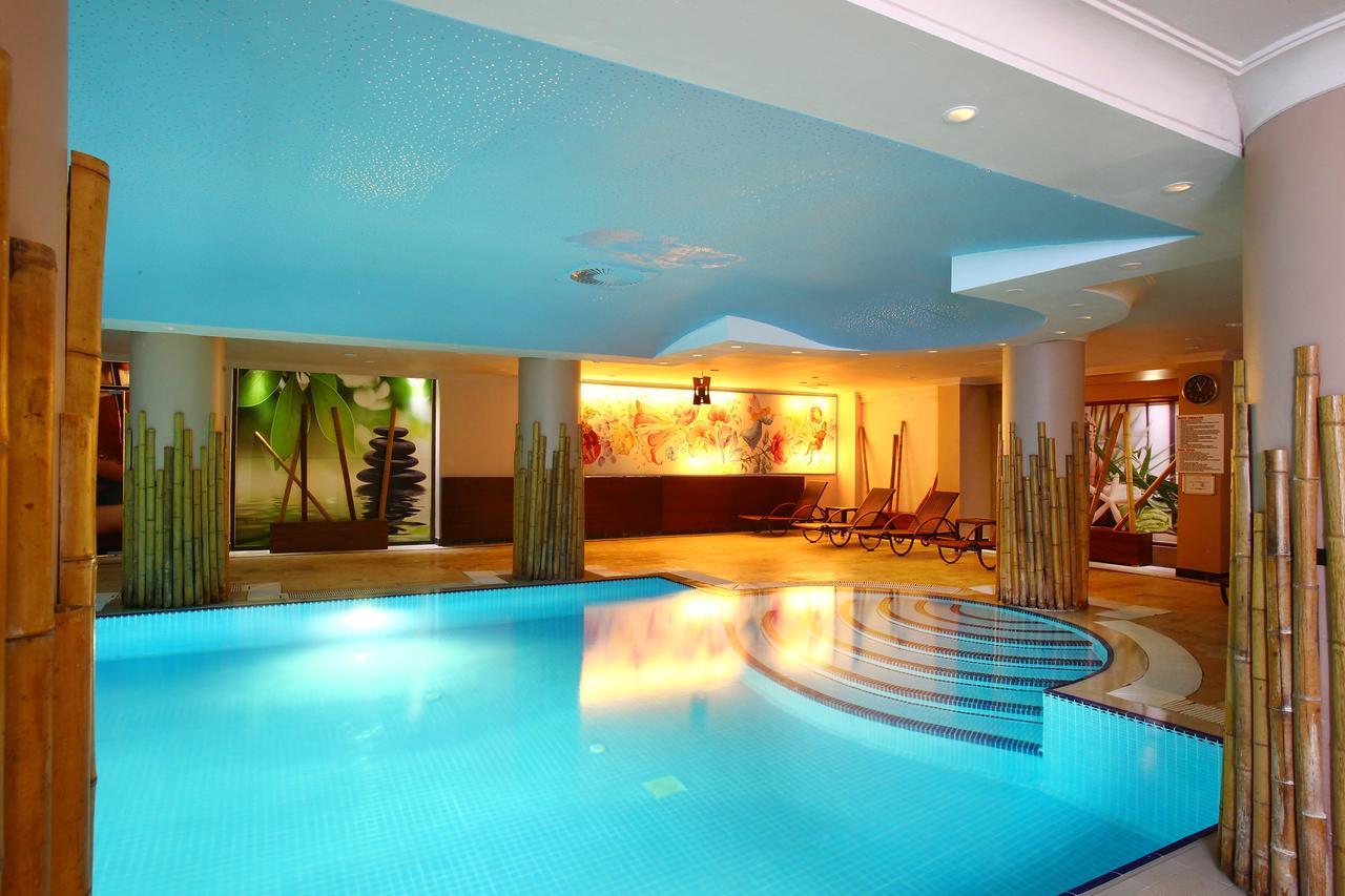 Royal Arena & Resort