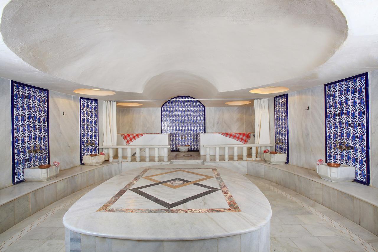 Royal Arena & Resort