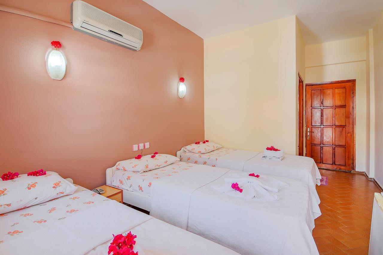 Hotel Saray *