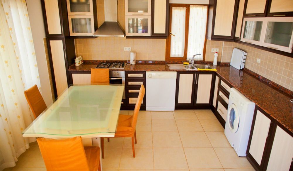 Amber Villa