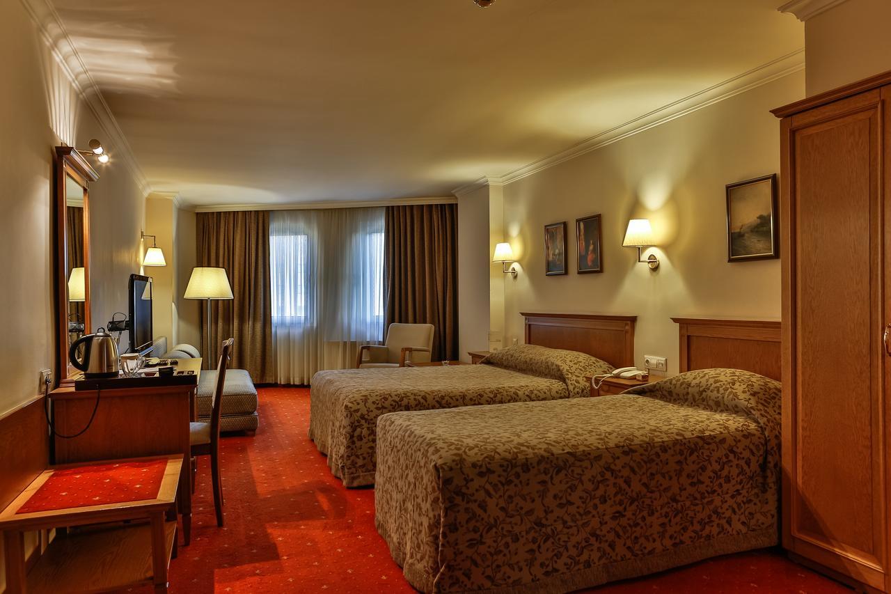 Central Hotel