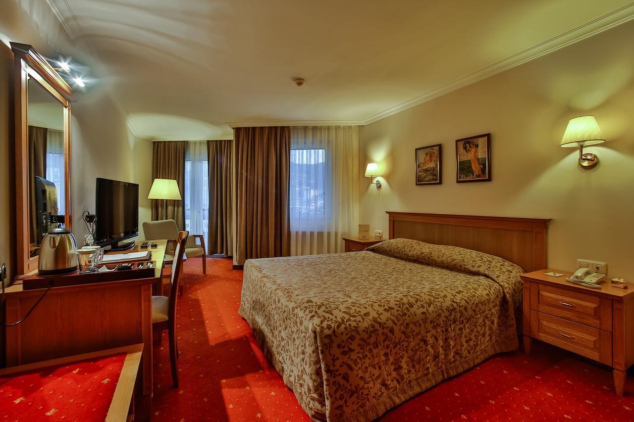 Hotel Central Hotel 4*