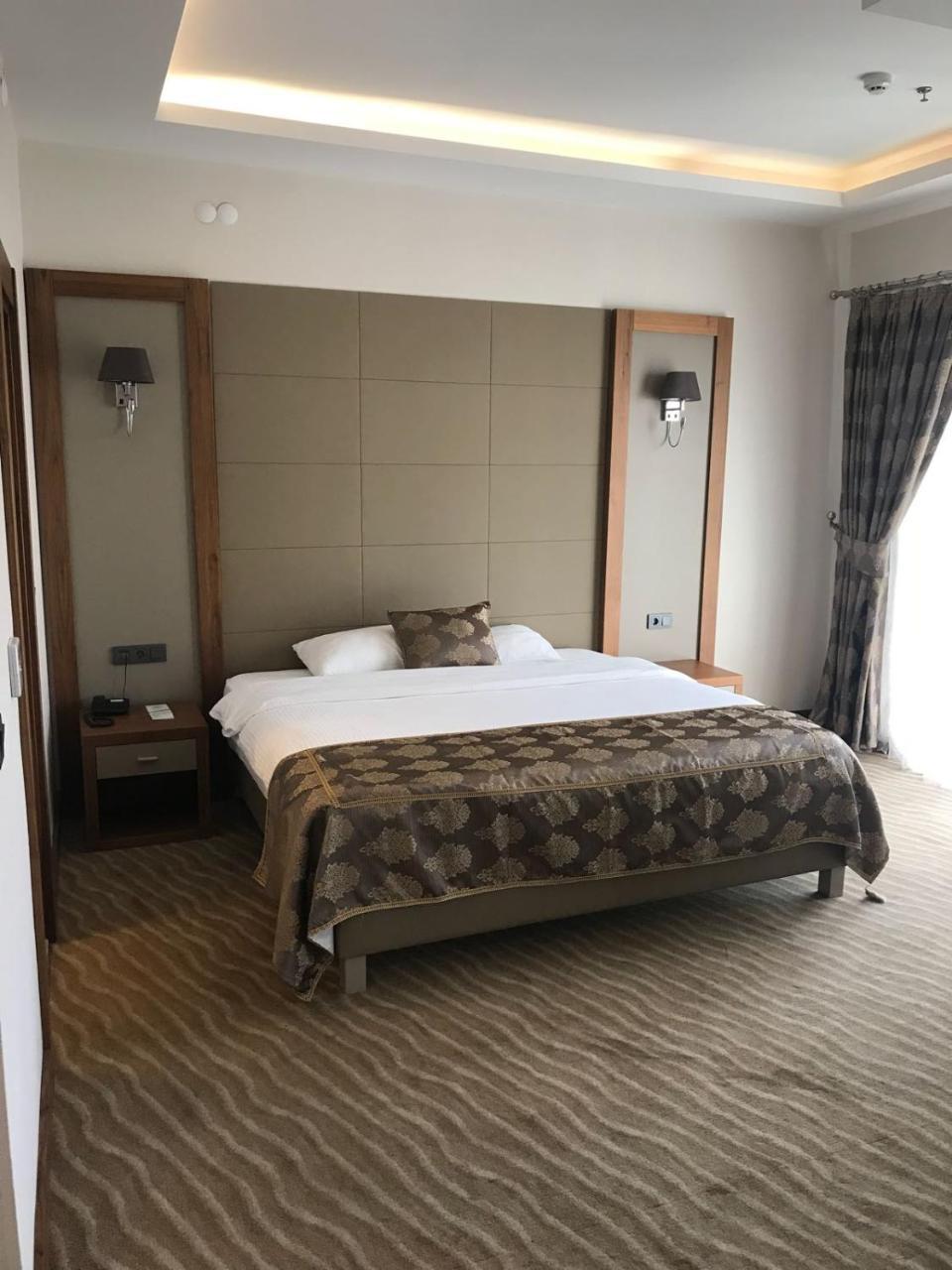 Hotel Yze Pirlanta