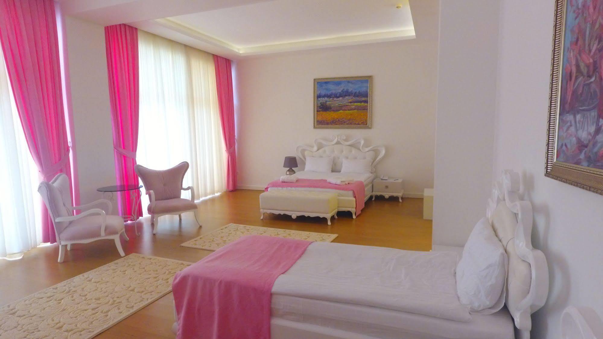 Hotel Mourouj Gloria White Palace &