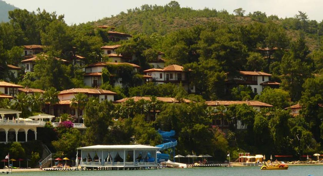 Resort Club & Letoonia