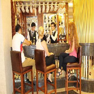 Glorious Hotel 4*