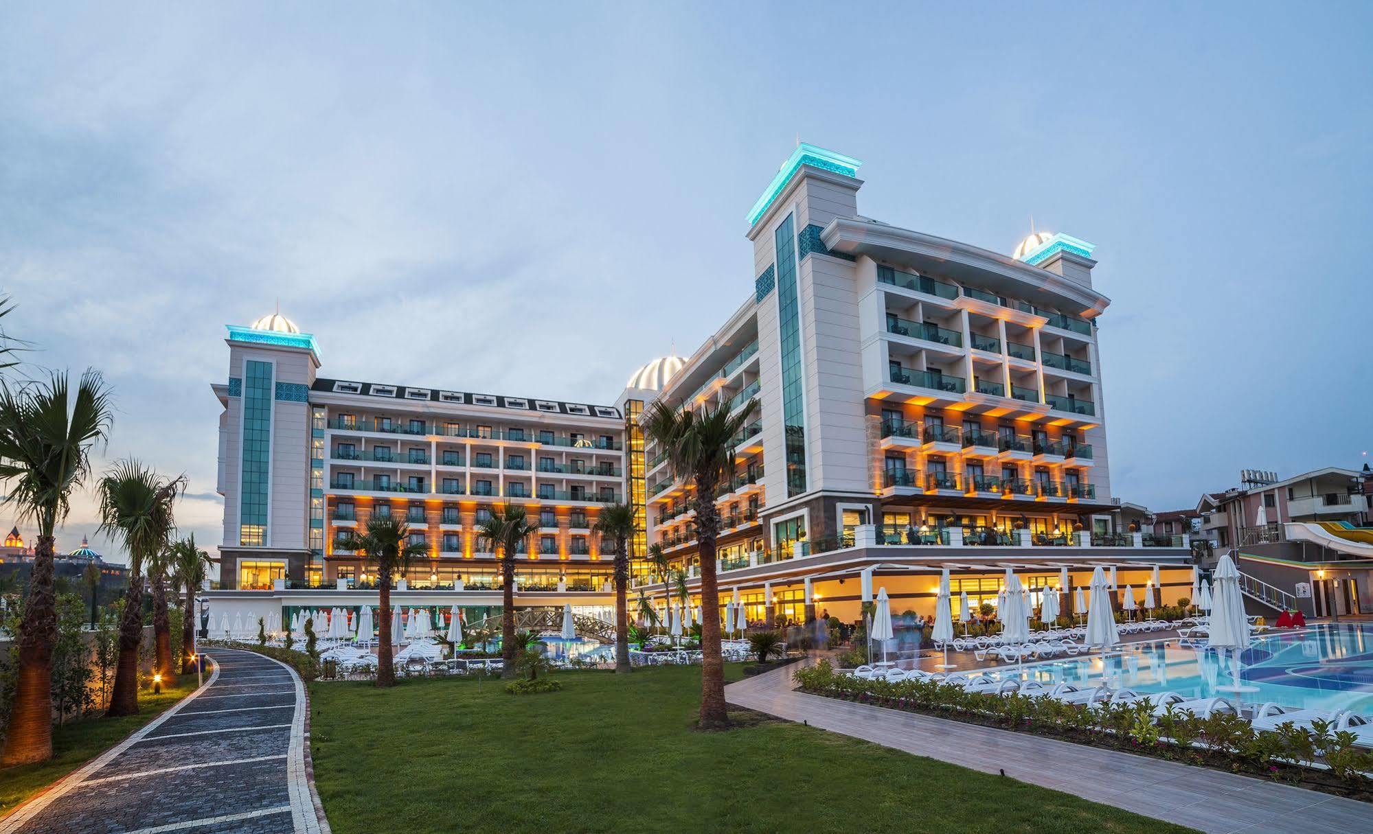 Luna Blanca & Hotel
