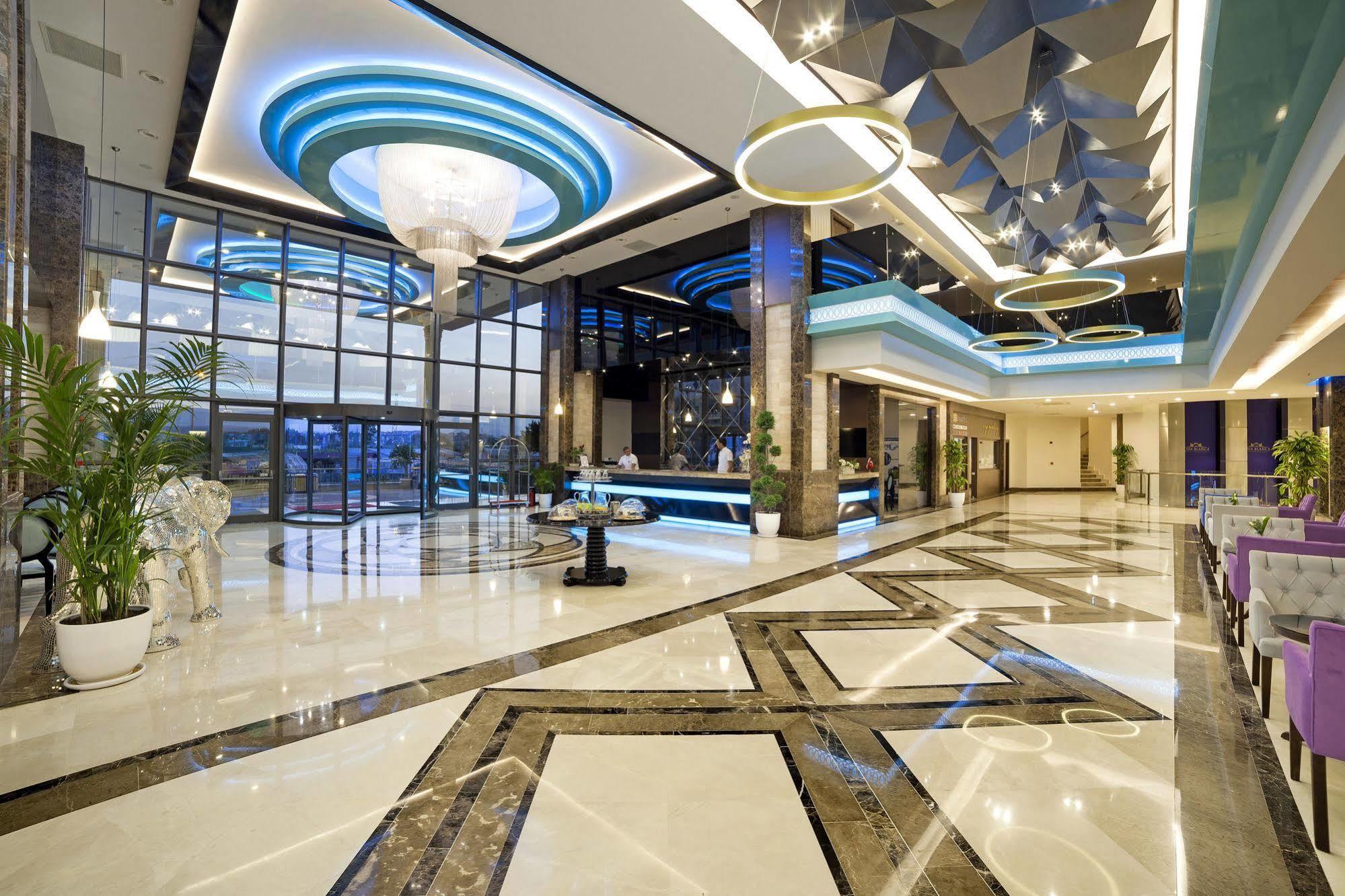 Luna Blanca & Hotel