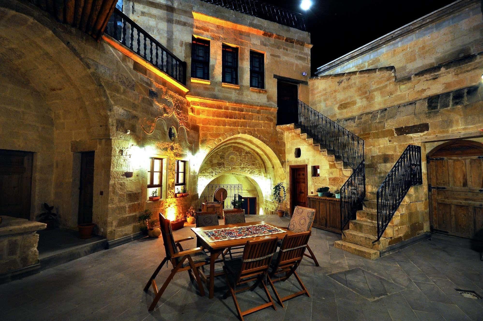 Has Cave Hotel 2*