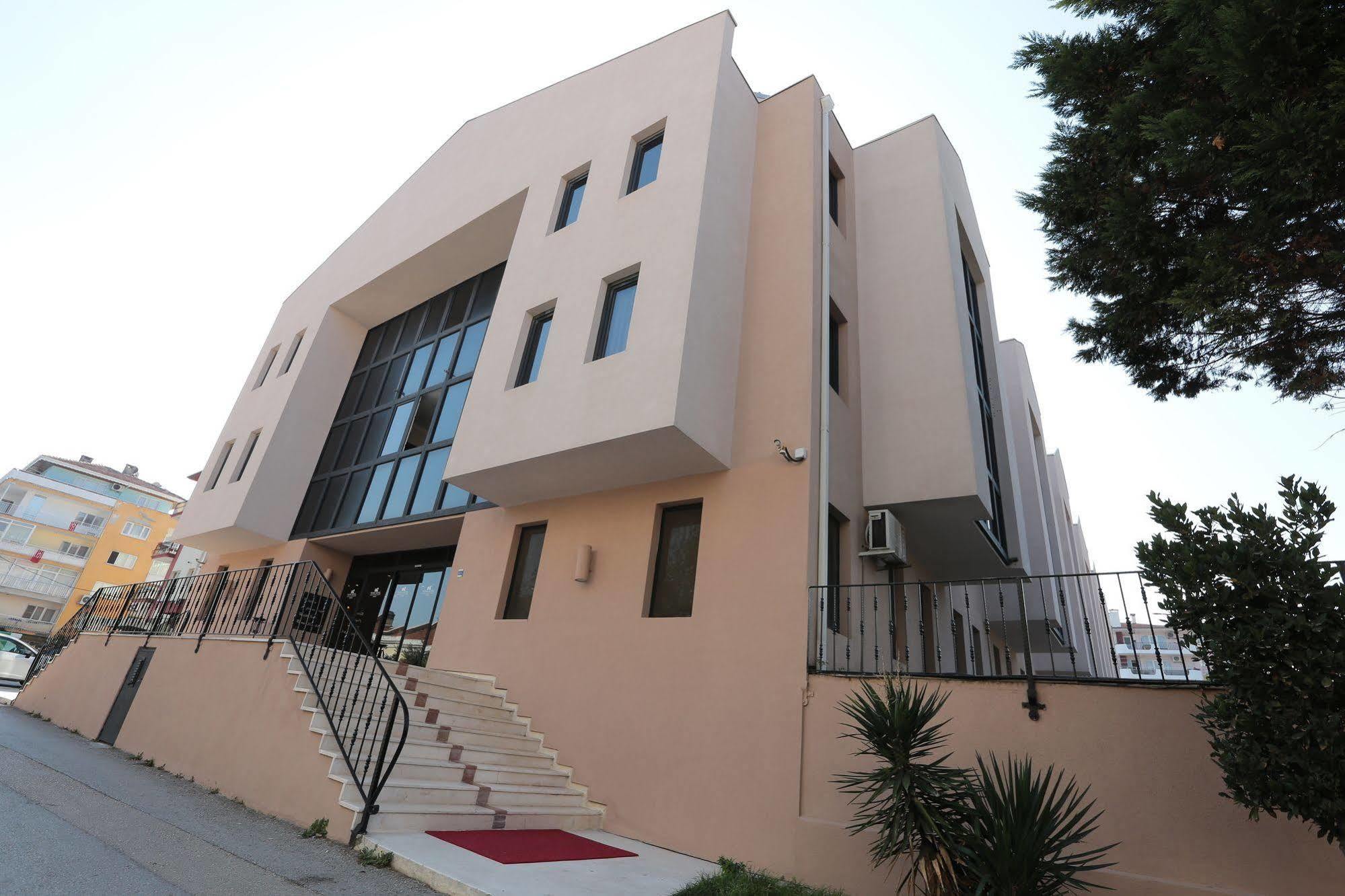 Montania Town Hotel 3*