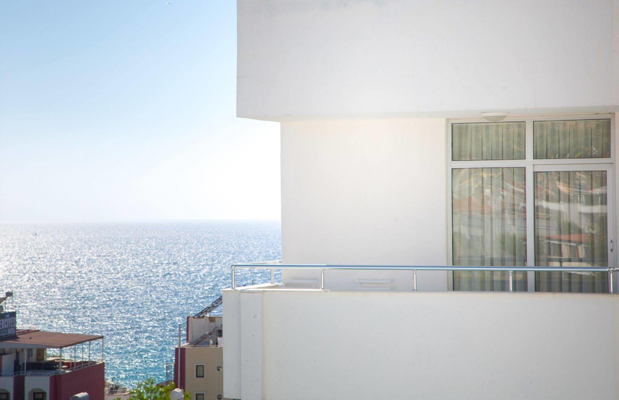Ponz Hotel 3* Kusadasi